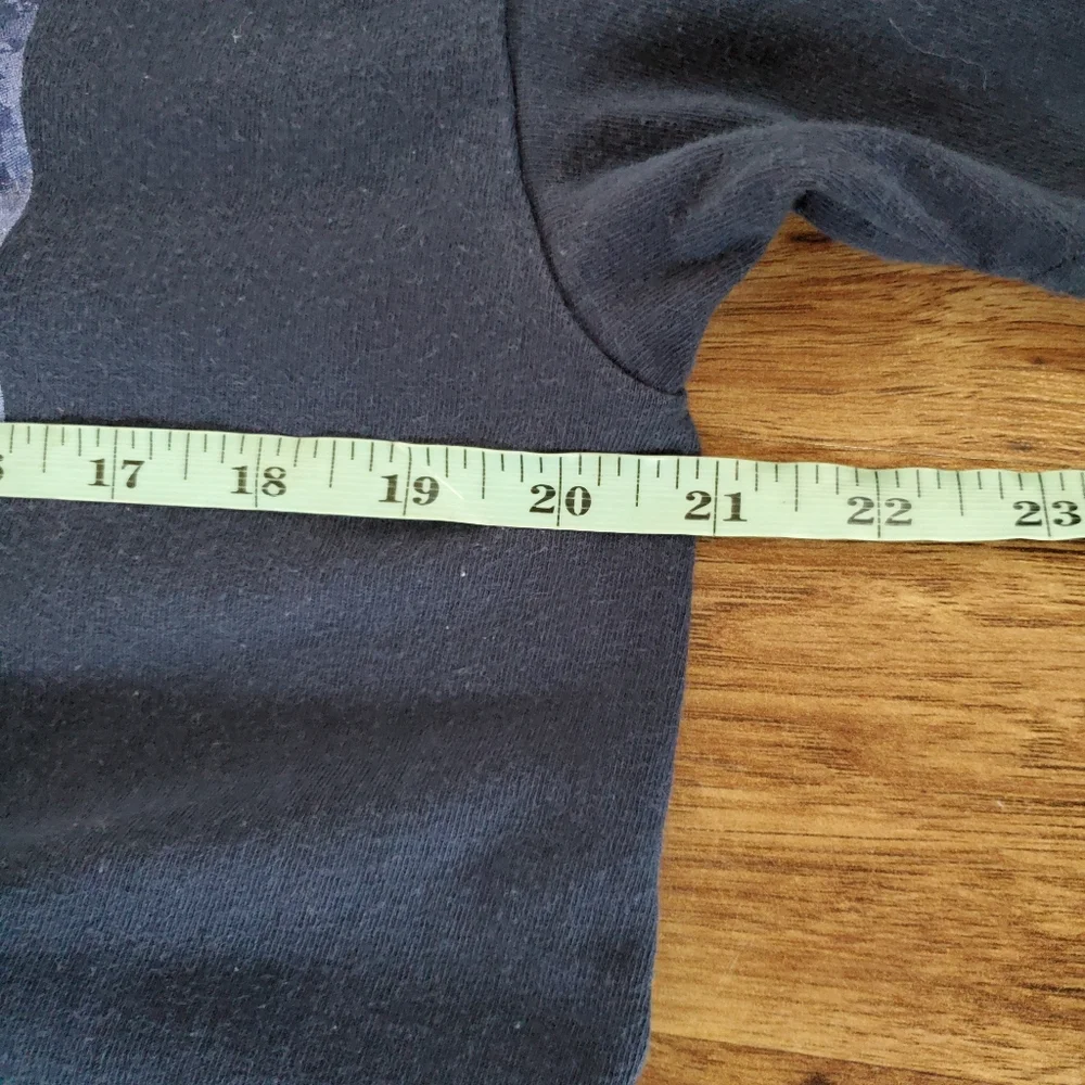 Gildan Size Large Cotton Tee - Picture 4 of 6